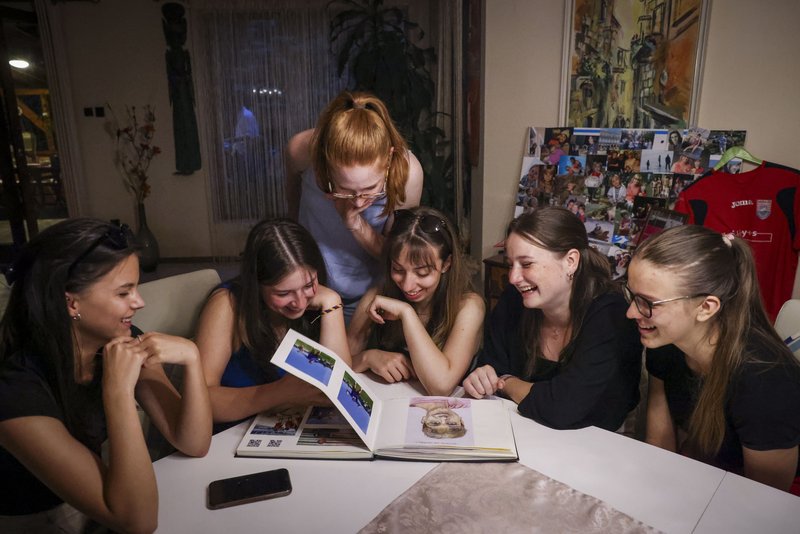 1eccb7e9-e829-4722-b309-3d91897290f0